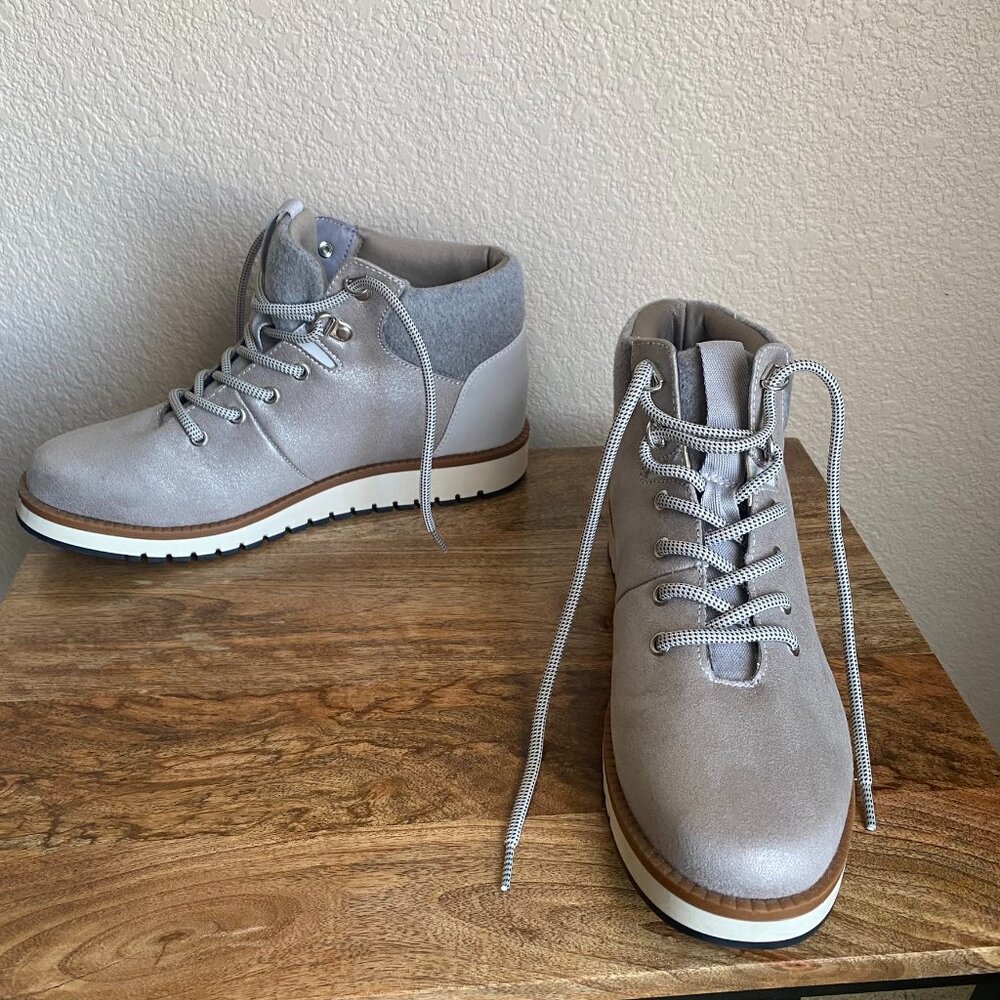 Cliffs by White Mountain Women’s Collins Hiking Boot NWOT